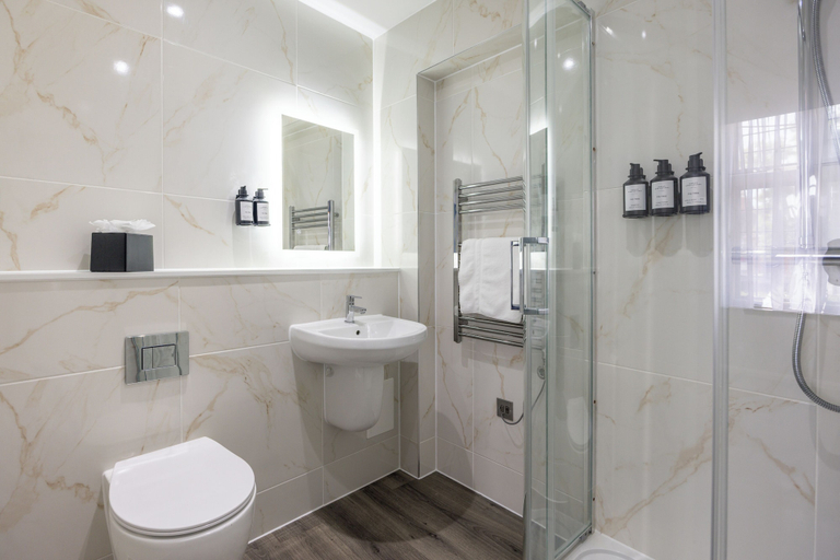 Bathroom 4, Whately Hall, Oxfordshire