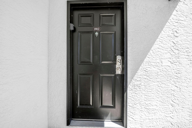 Exterior detail, Edgewater Golf Villa 1912, Bay