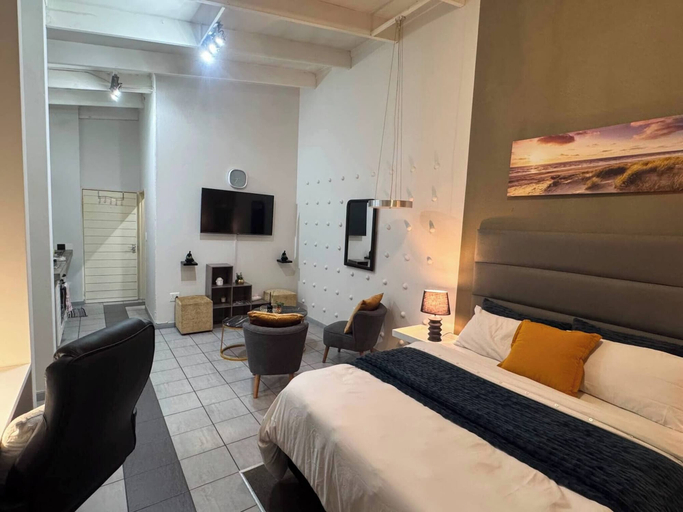 Room 2, Experience Elevated Living in Dainfern's Panorama Suite, City of Johannesburg