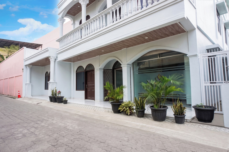 Front of property 3, Hotel O near Masjid Raya Al-Mashun forme, Medan