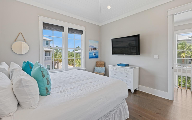 Room 2, Pirate's Smile, Walton