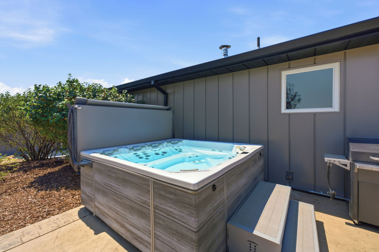 Outdoor spa tub, The Perfect Pace by Park City Vacations, Summit