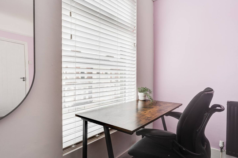 Room 5, Sefton Park 2 Desks W M Dining Parking, Sefton