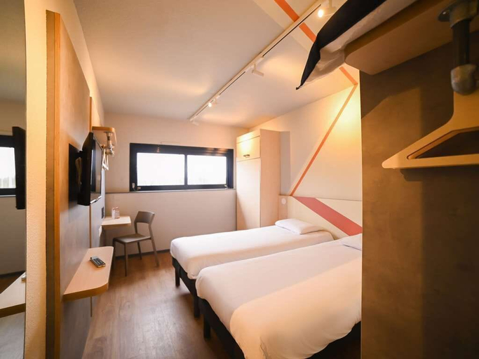 Bedroom 2, Ibis Budget Poitiers Site Du Futuroscope, Vienne