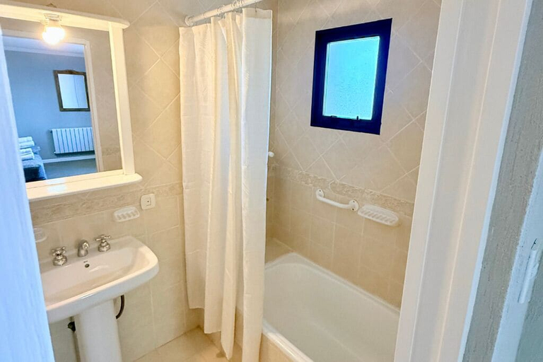 Bathroom 4, Patagon Hotel, Lago Argentino