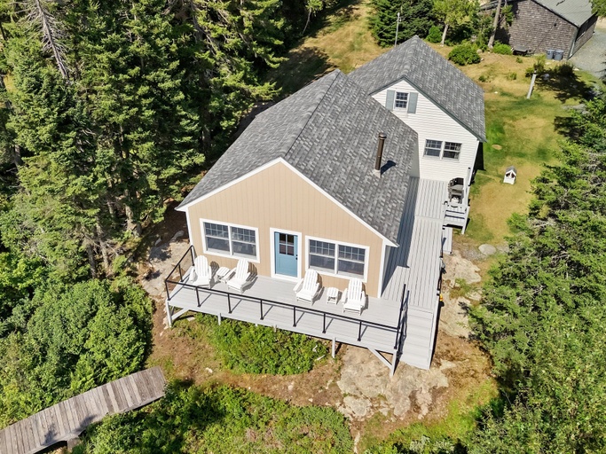 Exterior 4, Capstone Cottage - Quintessential Cabin on Bay, Hancock
