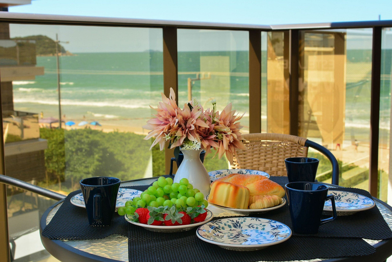 Outdoor dining 3, Duplex Vista Mar com Piscina Privativa, Governador Celso Ramos