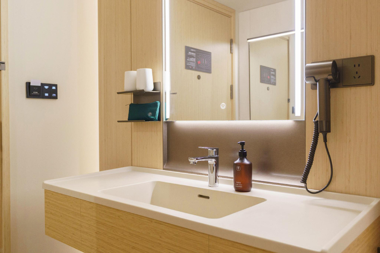 Bathroom 3, Dalian Liangyun Hotel, Dalian