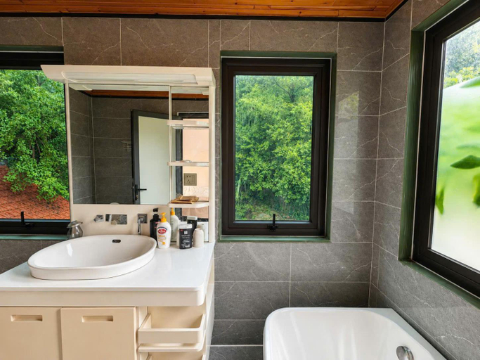 Bathroom 4, Laman Ninh Binh, Hoa Lư