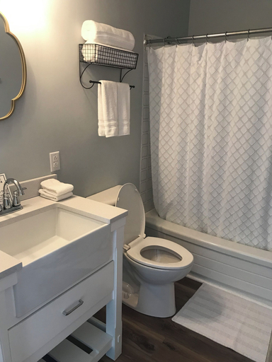Bathroom 3, Grace Manor, Division No. 1