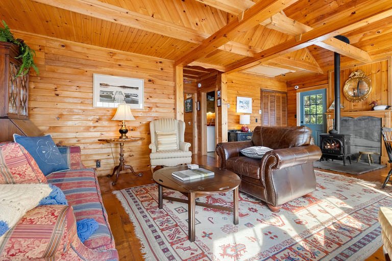 Interior 3, Capstone Cottage - Quintessential Cabin on Bay, Hancock