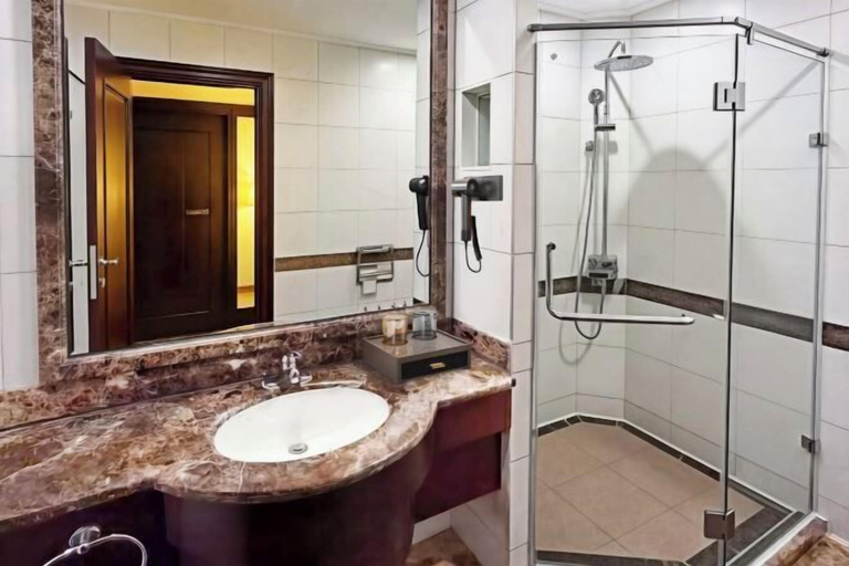 Bathroom 4, Paragon Hotel, Xiangtan