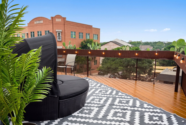 Exterior & Views 2, 2BR Designer Condo East Downtown Austin, Travis