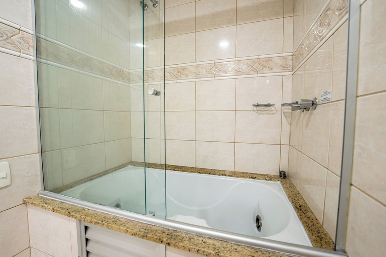 Bathroom 4, Hotel Deville Curitiba, Curitiba