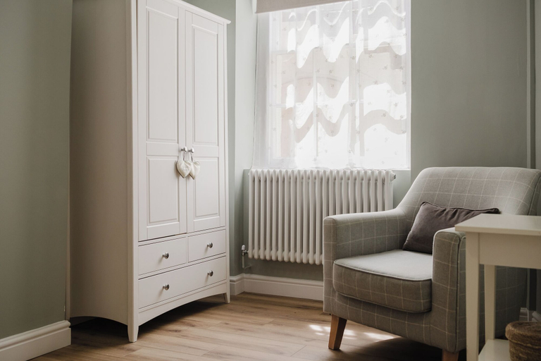 Living area 2, Stunning Flat in Heart of Cheltenham, Gloucestershire