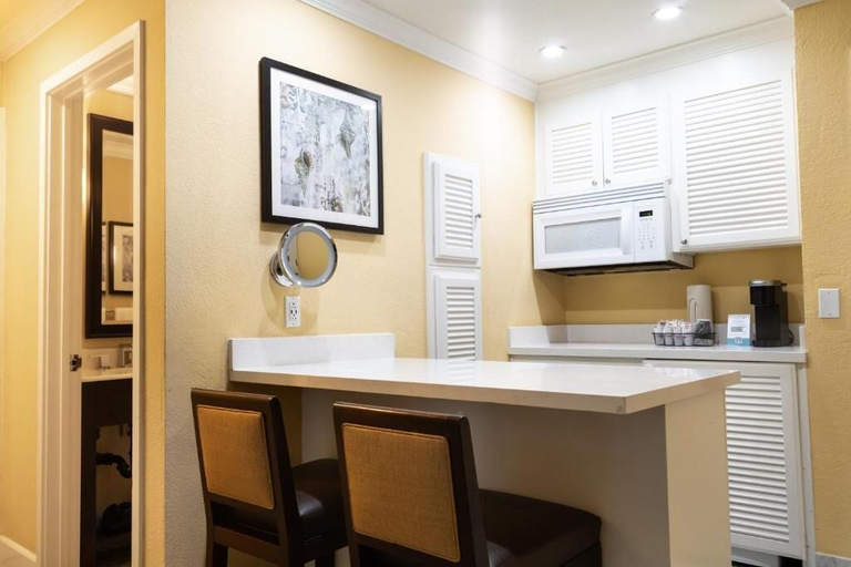 Private kitchen, Carlsbad Inn Beach Resort Hotel, San Diego