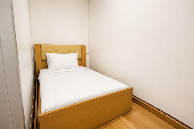 Room 2, Three One Hotel, Ratchathewi