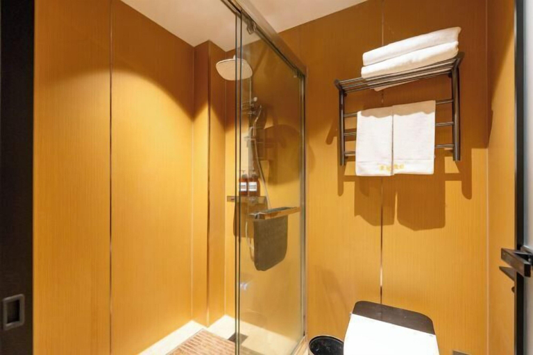 Bathroom 3, Huangguan Holiday Hotel, Changzhou