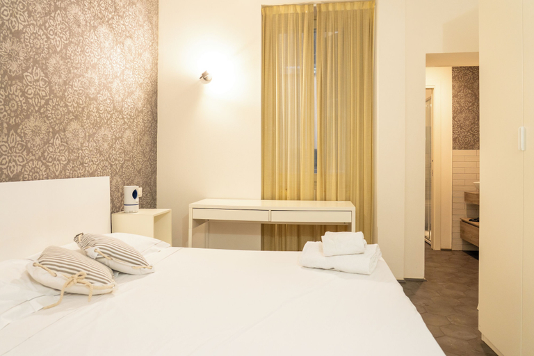 Room 3, Emilia Suite Central, Modena