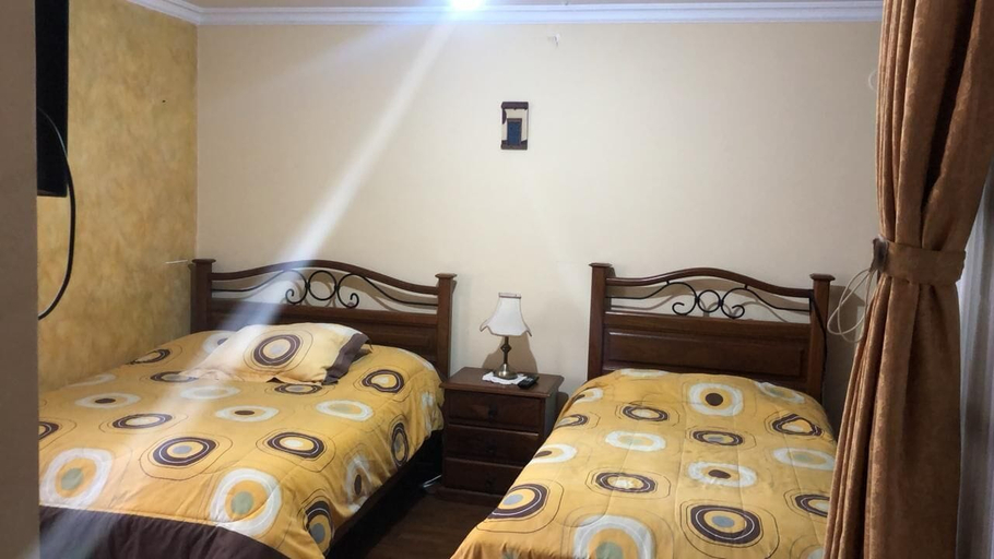 Bedroom 4, Santa Cecilia, Oropeza