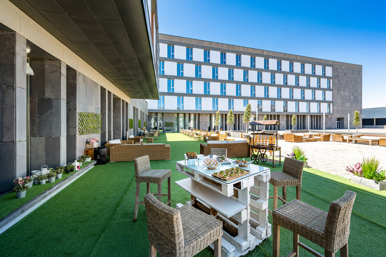 Food & Drinks 5, Santos Diagonal Plaza, Zaragoza