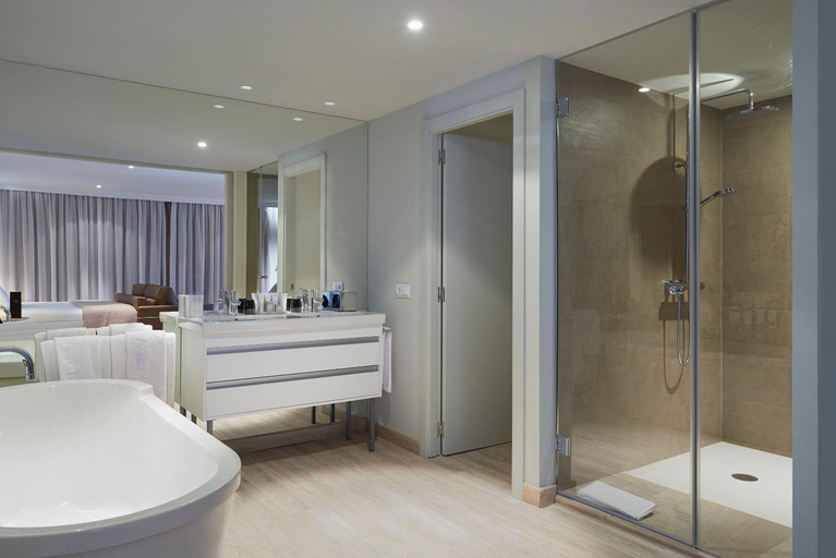 Bathroom 5, Melia Calvia Beach, Baleares