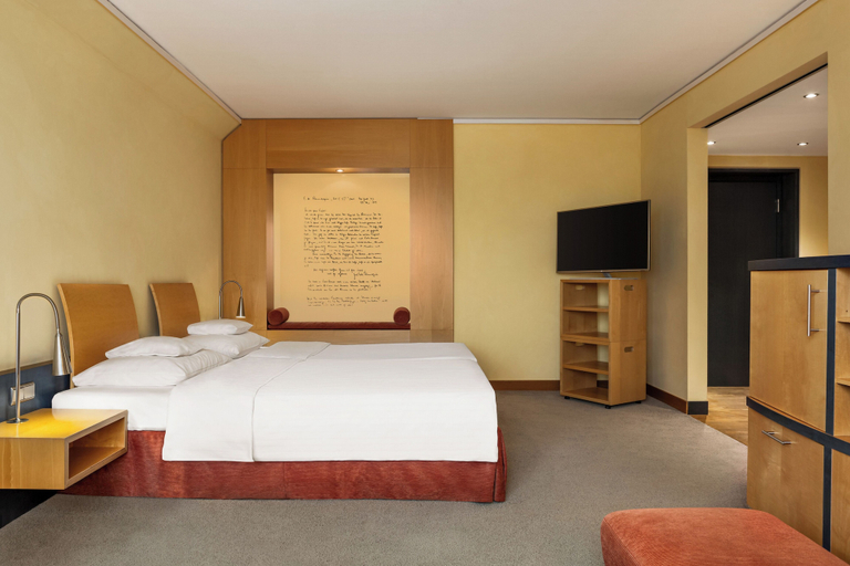 Bedroom 2, Hotel Remarque, Osnabrück