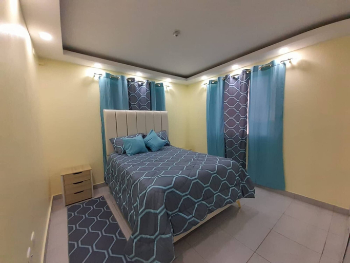 Room 2, Beautiful 3 Bedroom Apartment With Pool on Av, Santo Domingo Norte