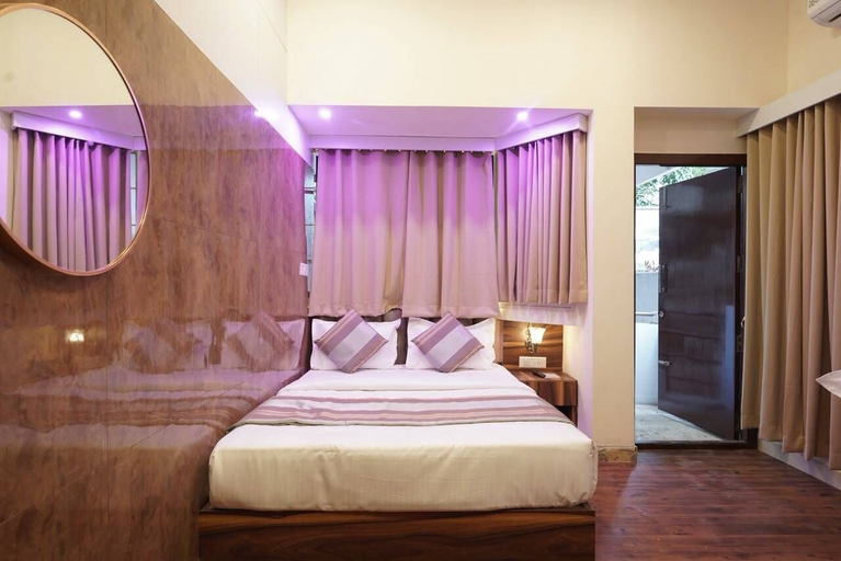 Room 4, Imperial Palace, Bangalore