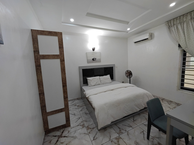 Room 3, Lux Shortlets Hotels in Lekki Phase 1, Eti-Osa