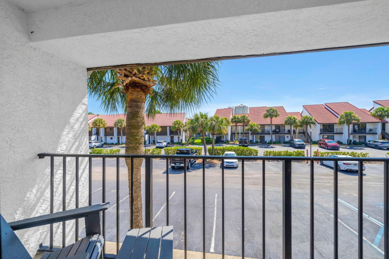 Property grounds 5, Edgewater Golf Villa 1912, Bay