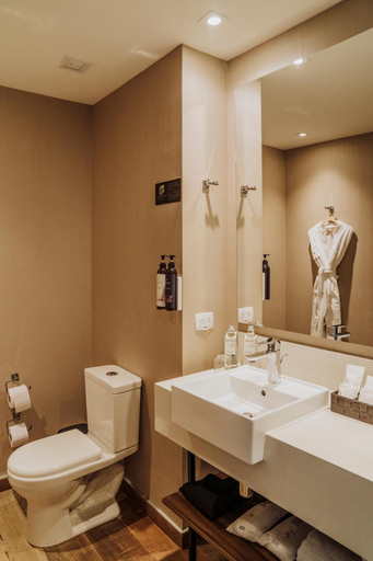 Bathroom 4, Novotel Medellin El Tesoro, Medellín
