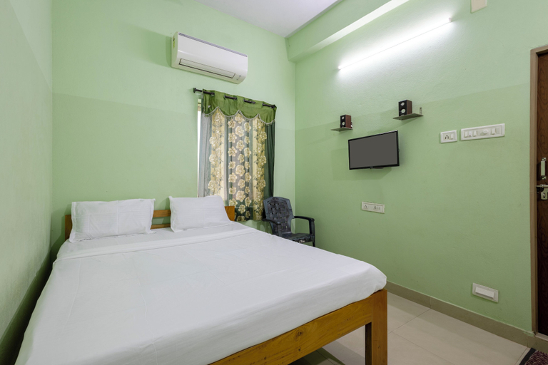 Room 2, Hotel Sri Devi Grand, East Godavari