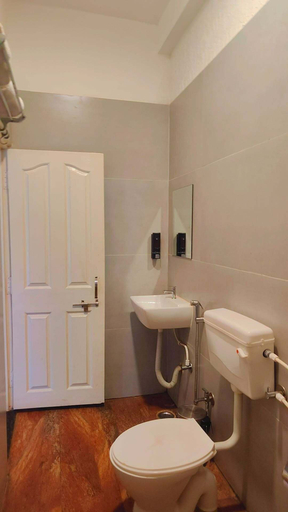 Bathroom 3, Samardha Jungle Resort, Bhopal