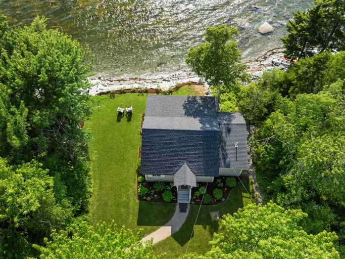 Exterior 5, Sunset Cottage: Bayfront 3BR Cottage With Beach Access, Fire Pit, Wifi, and Acadia Nearby, Hancock