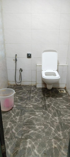 Bathroom, Tri hotel, Mumbai Suburban