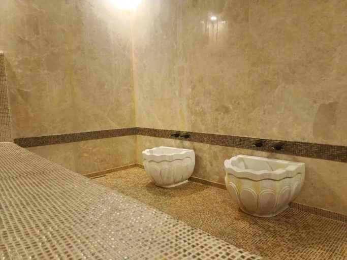 Bathroom 4, Melissa Hotel, Oran