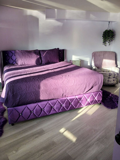 Room 1, Lavender Oceanview Retreat, Kitsap