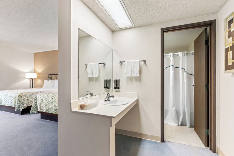 Bedroom 3, HomeTowne Studios by Red Roof Ridgecrest, Kern
