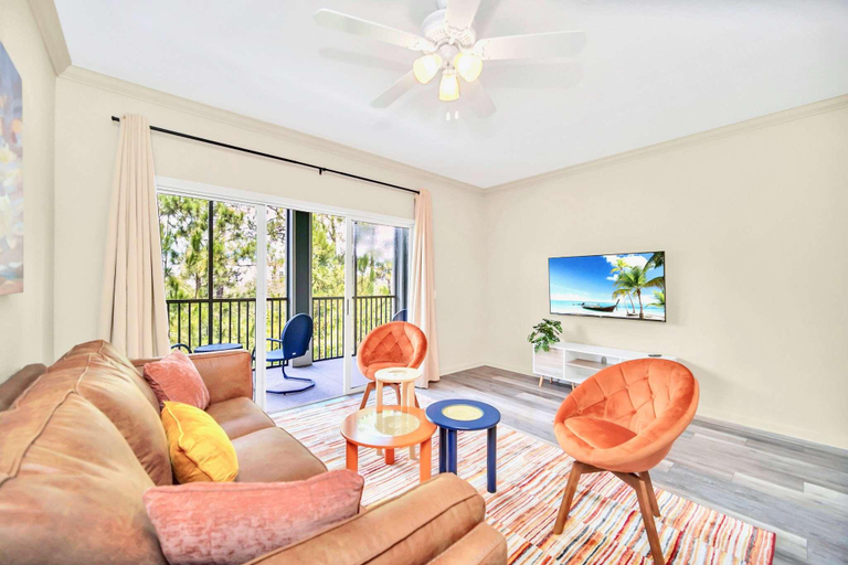Others 4, Upstay: Stylish 3BR Condo w Patio—near Disney, Orange