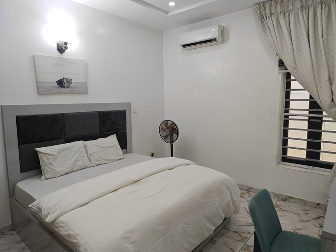 Room 1, Lux Shortlets Hotels in Lekki Phase 1, Eti-Osa