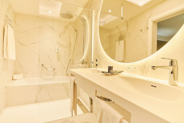 Bathroom 5, Gloria Palace Amadores Thalasso & Hotel, Las Palmas