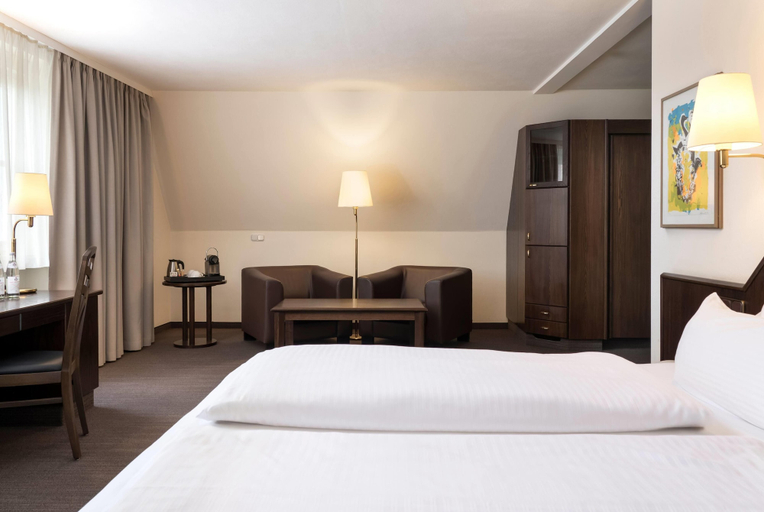 Bedroom 3, elaya hotel noerdlingen, Trademark by Wyndham, Donau-Ries