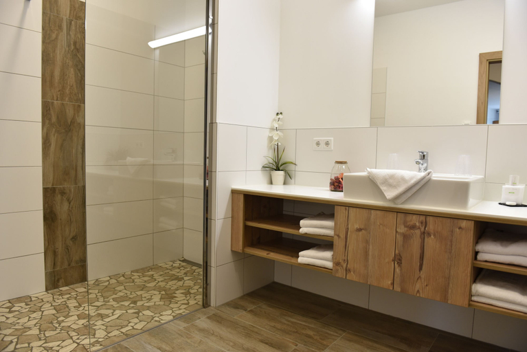 Bathroom 3, Chaletdorf Fanningberg, Tamsweg