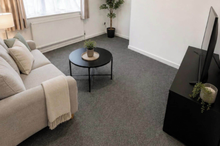 Living area, House Sleeps 7 With Parking and Garden, Nottingham