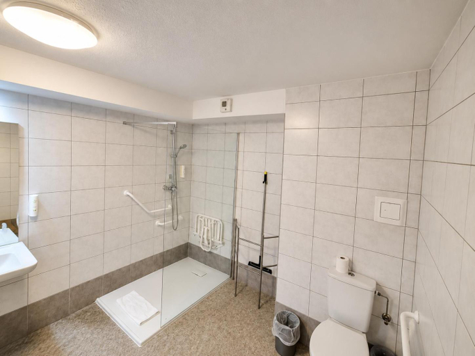 Bathroom 3, Comfort Aparthotel Mutzig Portes d'Alsace, Bas-Rhin
