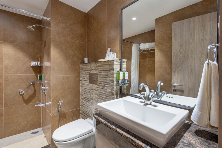 Bathroom 5, Sterling Riverview Jim Corbett, Almora