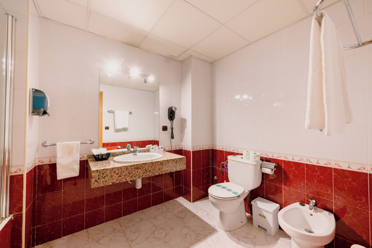 Bathroom 5, Hotel Cal Ruiz, Pyrénées-Orientales