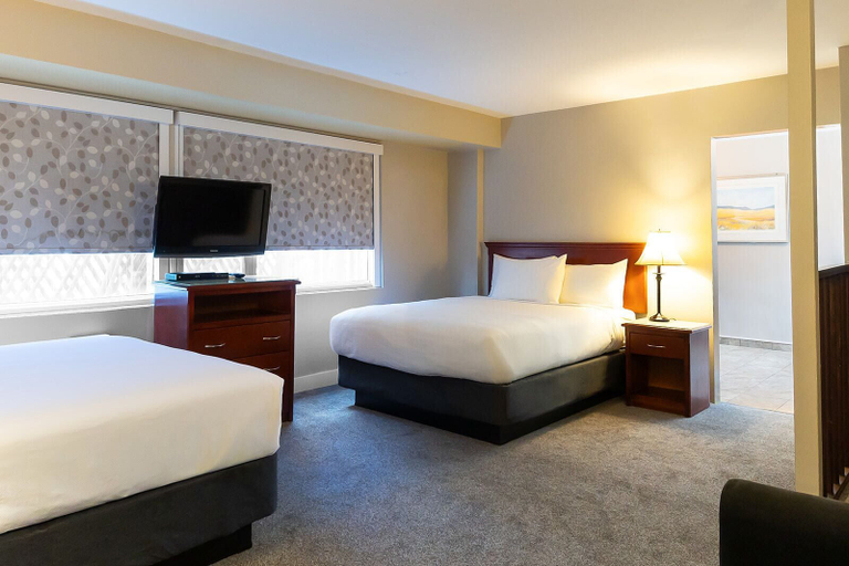 Bedroom 2, Scott's Inn and Suites, Thompson-Nicola