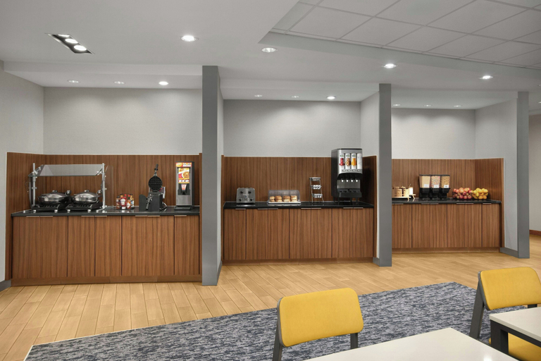Food & Drinks 5, Fairfield Inn & Suites Wilmington New Castle, New Castle